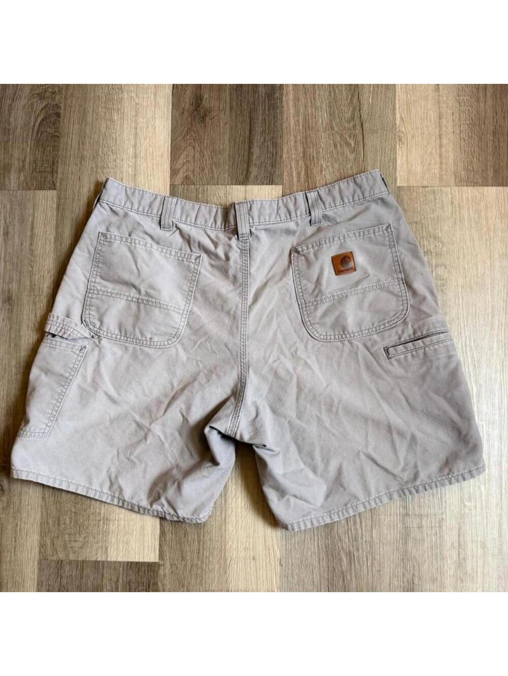Carhartt gray B144 cargo shorts worn in size 38 #grunge  #cargo #workwear